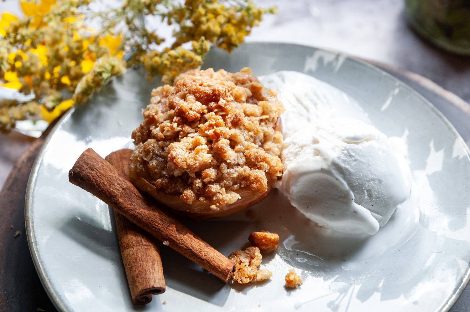 Air Fryer Apple Crisp 