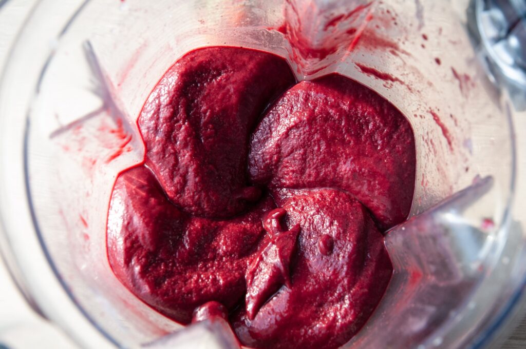 How to Make Vegan, Berry Beet Smoothie Bowl