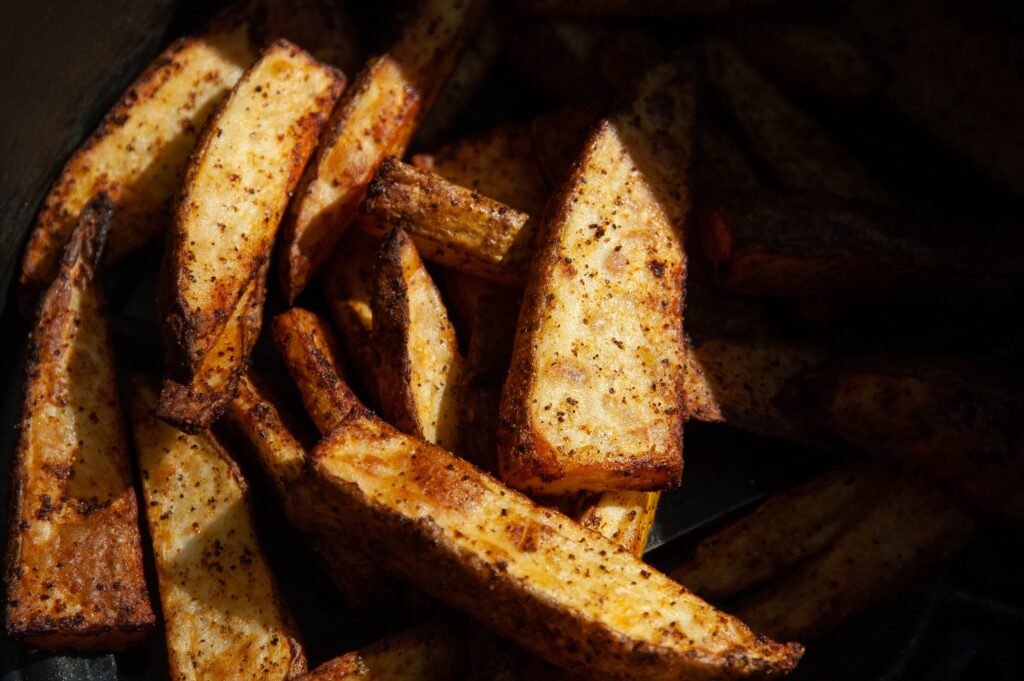 How to Make BLT Bowls with Homemade Steak Fries