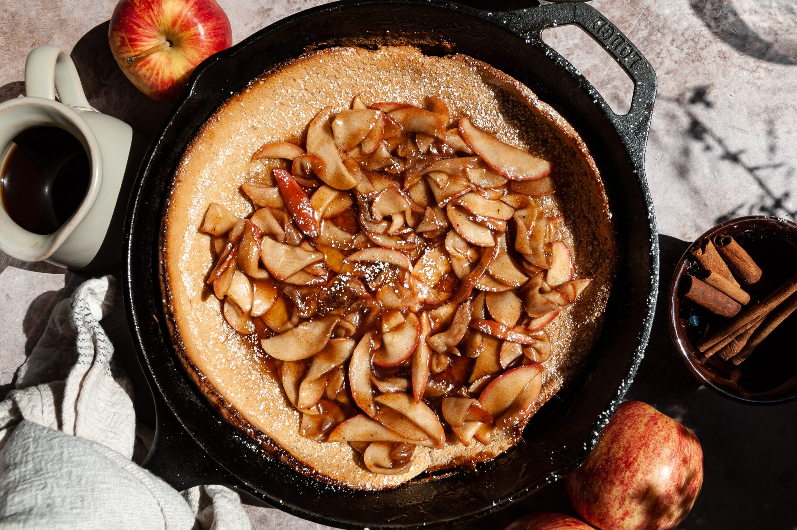 Apple Dutch Baby Pancake 