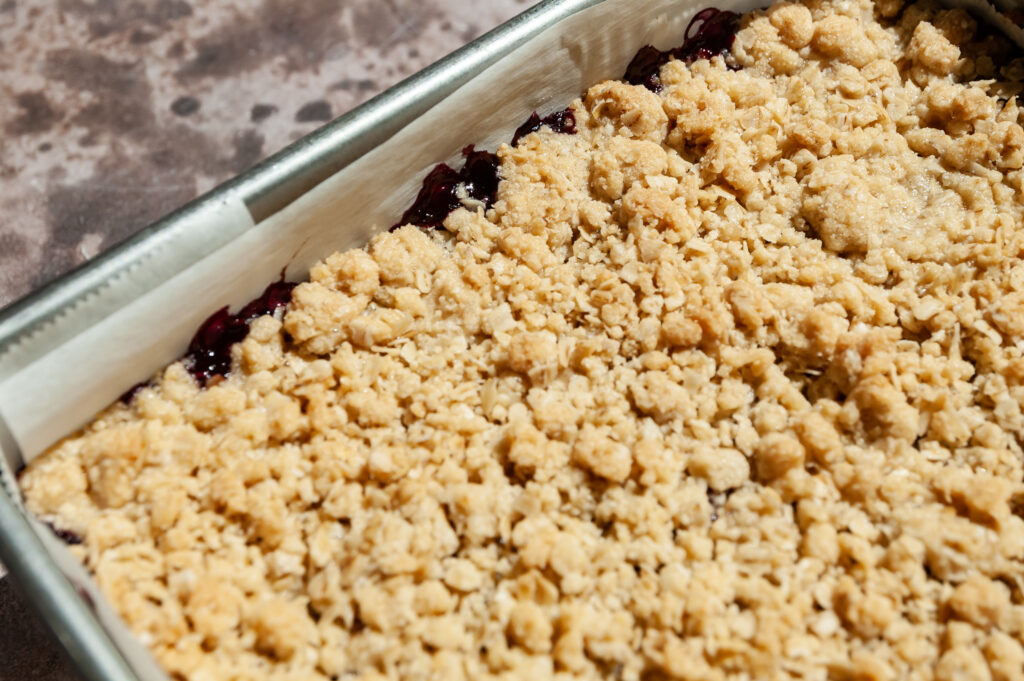 How to Make Berry Crumble Bars